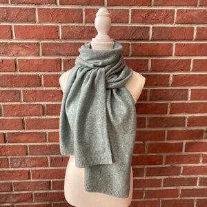 Kujten Paris Suzanne Green Knit Cashmere Scarf 13”x80” NWOT